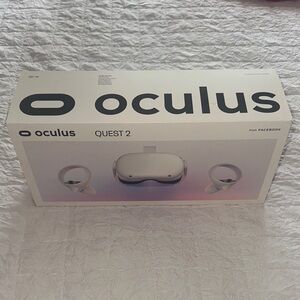 Oculus Quest 2 VR Set in White